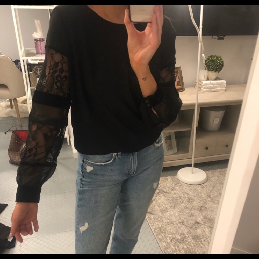 Gorgeous Long Sleeve Lace LOFT Top